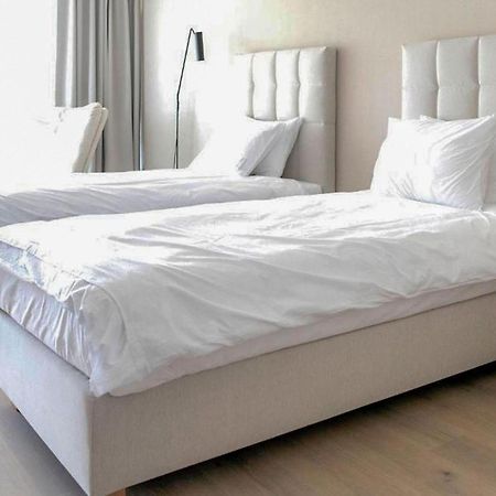 1 Bedroom Awesome Apartment In Binowo Bagian luar foto